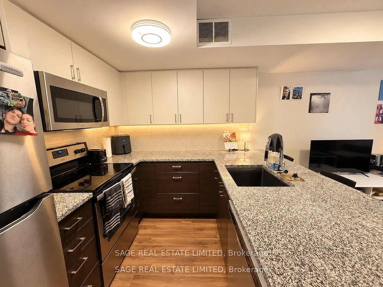 2 bed, $2,400 — Photo 4
