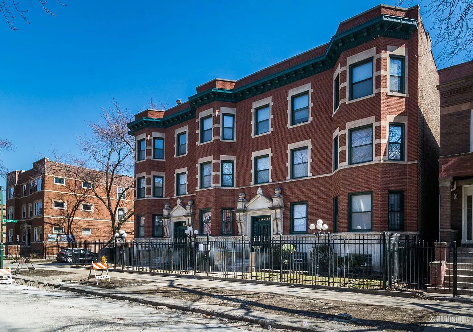 2 bed, $1,600 — Photo 1