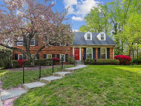 7301 Durbin Ter, Bethesda, MD 20817