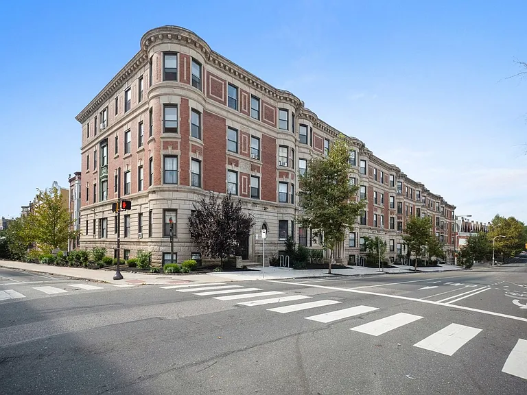The Netherlands Apartments — Photo 19
