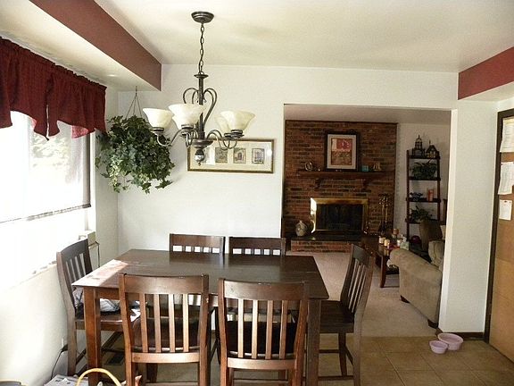 3rd image of 9390 Steep Hollow Dr