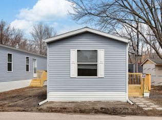 51 Burns Dr, Osseo, MN 55369