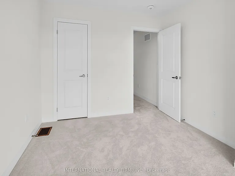 148 Turnberry Ln — Photo 23