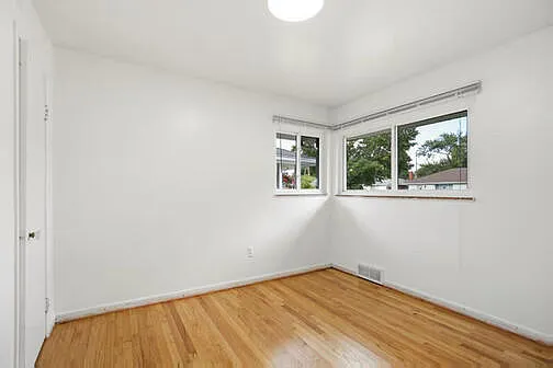 24281 Condon St — Photo 10