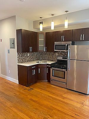 2nd image of 364 Stockton St #2
