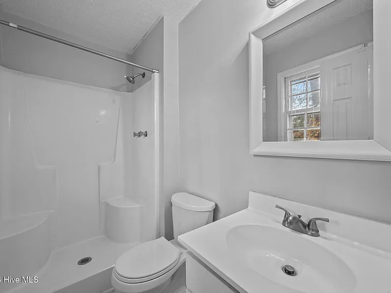 126 Woodland Dr — Photo 23