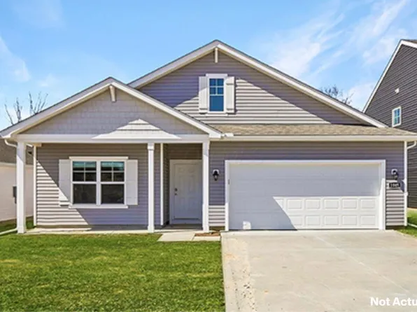 215 Vine Grove Dr, Circleville, OH 43113