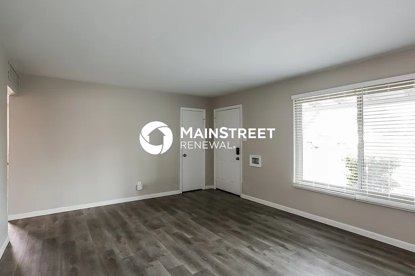 3427 W Montecito Ave — Photo 3