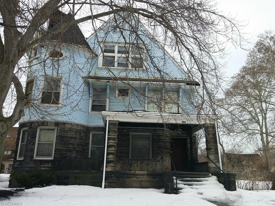 1st image of 1848 E 89th St