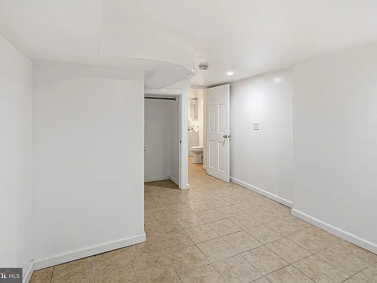 1940 N Marshall St #1 — Photo 12