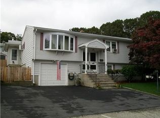 20 Berclay St, Johnston, RI 02919