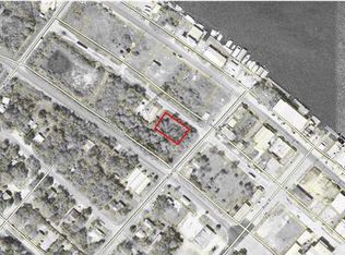 161 Commerce St, Apalachicola, FL 32320