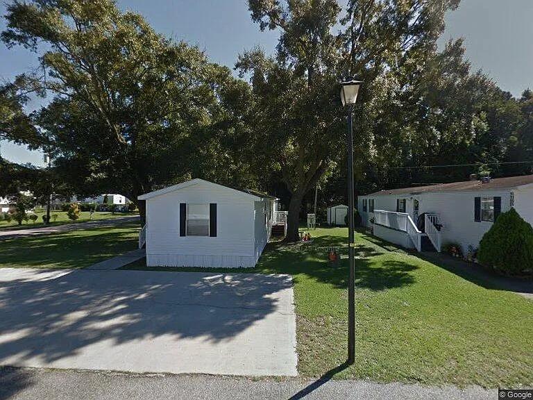 1103 Lissie Ln — Photo 1