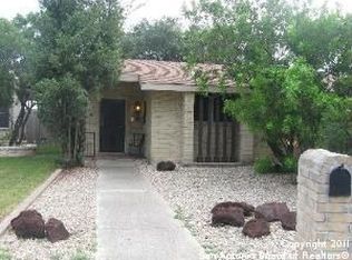 8406 Corto Cir, Windcrest, TX 78239