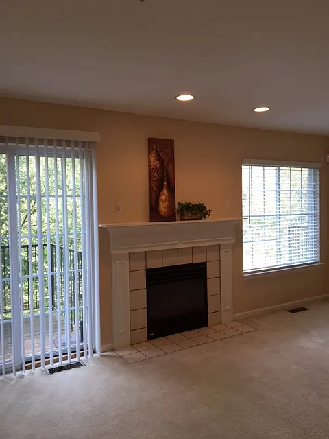 3 bed, 2.5 bath, 1700 sqft, $2,350 — Photo 4