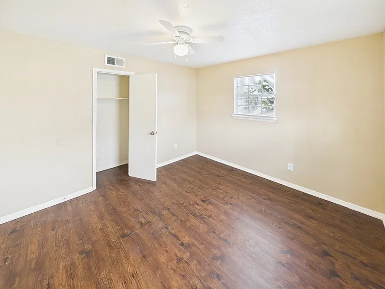 2411 Jaguar Dr #D — Photo 9
