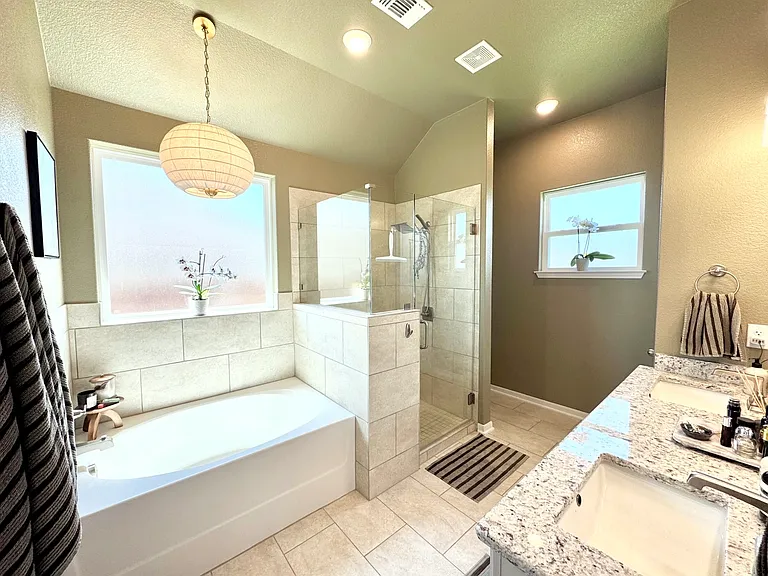 8117 Smoke Creek Ln — Photo 26