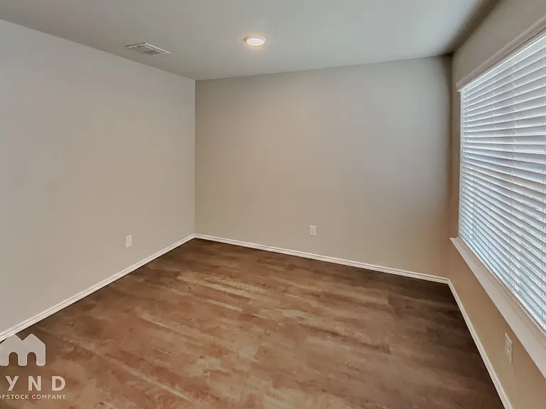 3704 Colemans Run — Photo 9