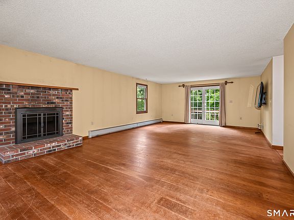 4th image of 9 Delphi Road