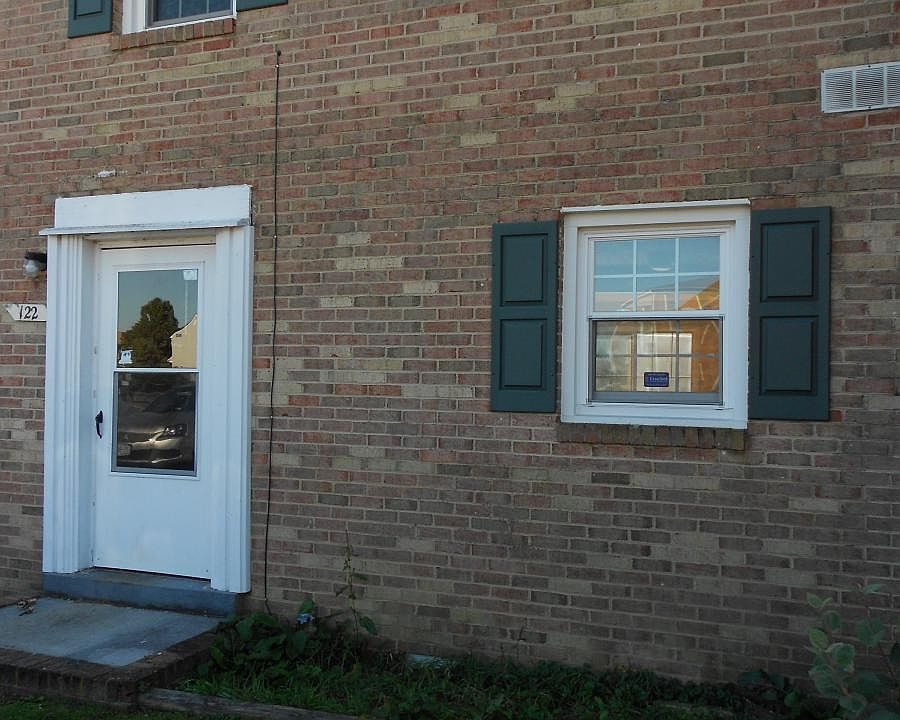 1st image of 122 Hackberry Dr