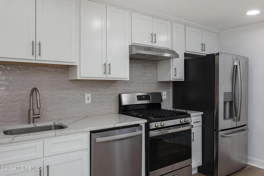 1 bed, $2,600 — Photo 1