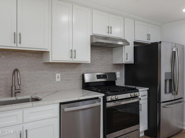 56 Bannard St APT B