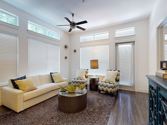 4th image of 2425 Victory Ave APT 154
