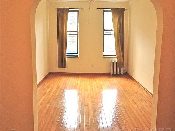 2nd image of 662 Manhattan Ave #1
