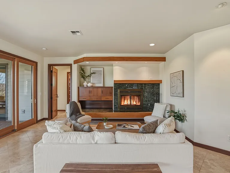 26 NW Shasta Pl — Photo 12