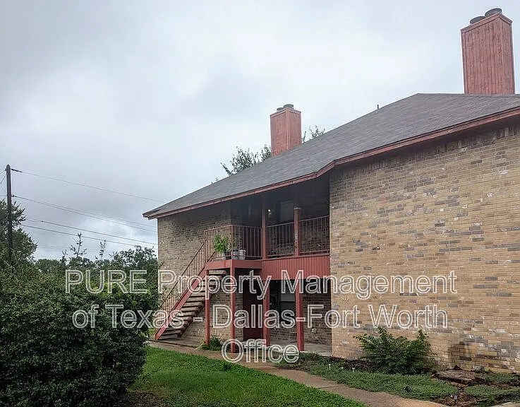 819 Betty Ct #B — Photo 1