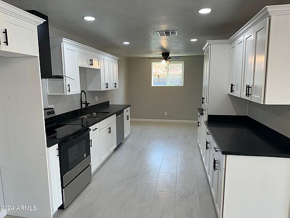 5th image of 3056 N 52ND Parkway