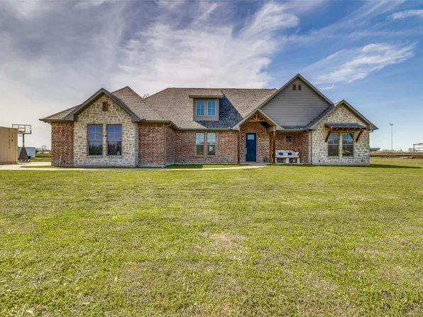 107 Harli Dr, Bonham, TX 75418