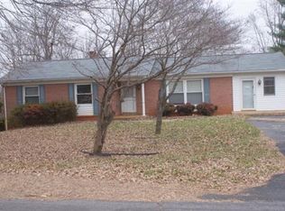 102 Blue Ridge Ln, Ridgeway, VA 24148