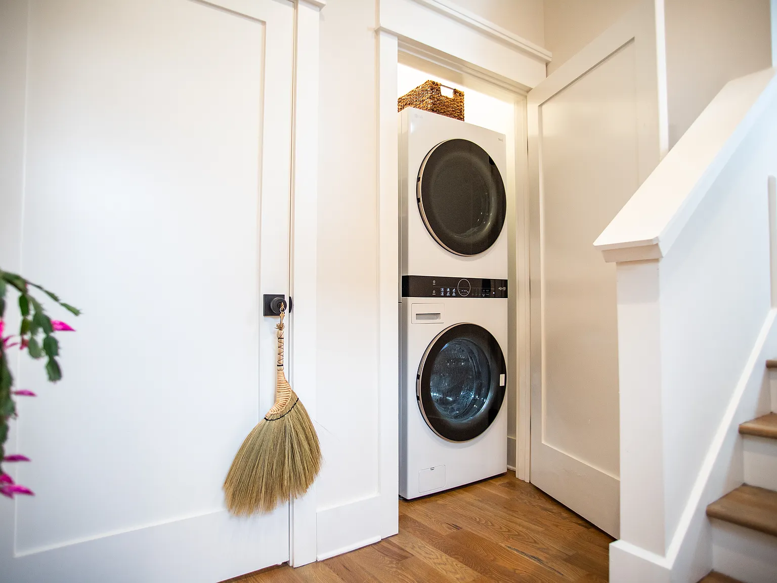 1 bed, 985 sqft, $2,200 — Photo 4