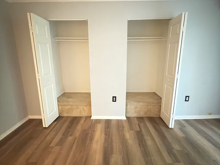 5618 Bloomfield Dr #201 — Photo 15