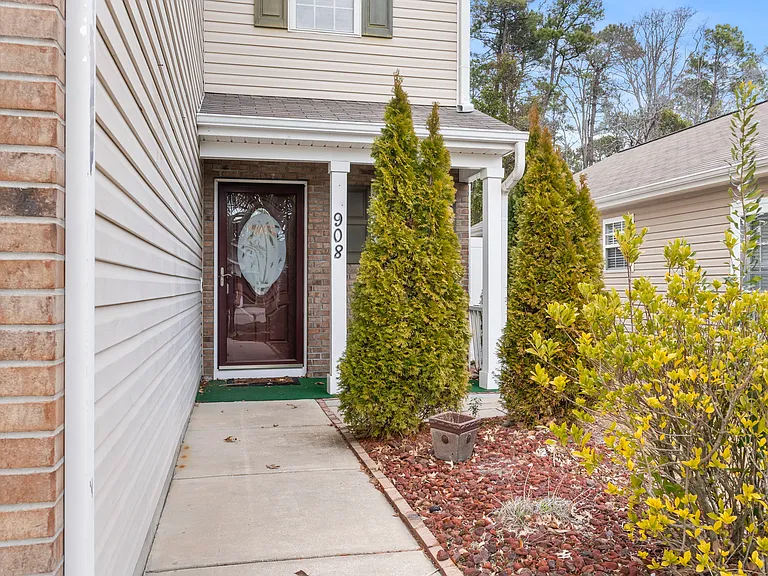 908 Silvercrest Dr — Photo 26