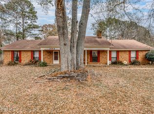 1609 Old Vicksburg Rd, Clinton, MS 39056