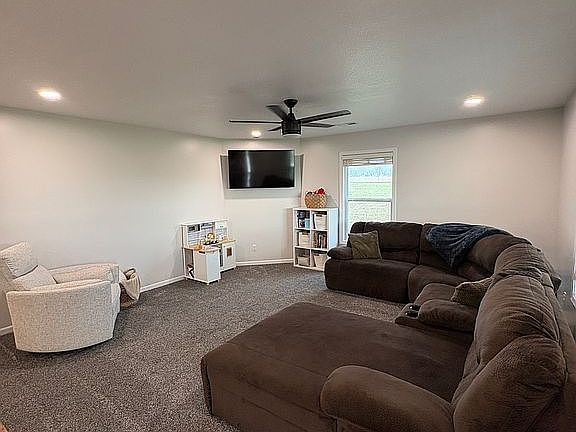 4th image of 19770 Q Rd