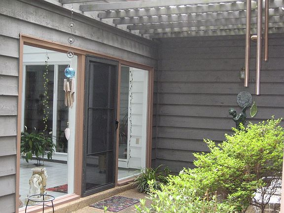 3rd image of 8770 Cumbernauld Cir N