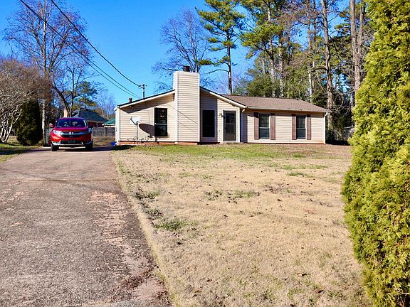 3rd image of 135 Ventnor Ct