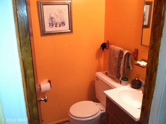 4th image of 14834 Anderson Ct