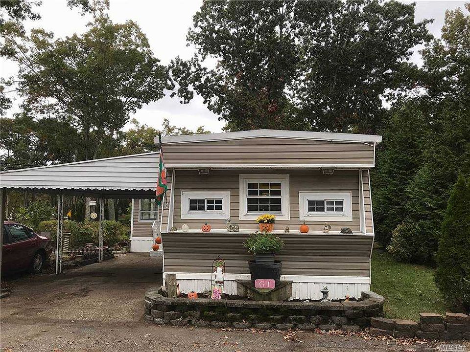 1st image of 658 Sound Ave