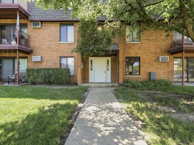 645 N Briar Hill Ln APT 2, Addison, IL, 60101