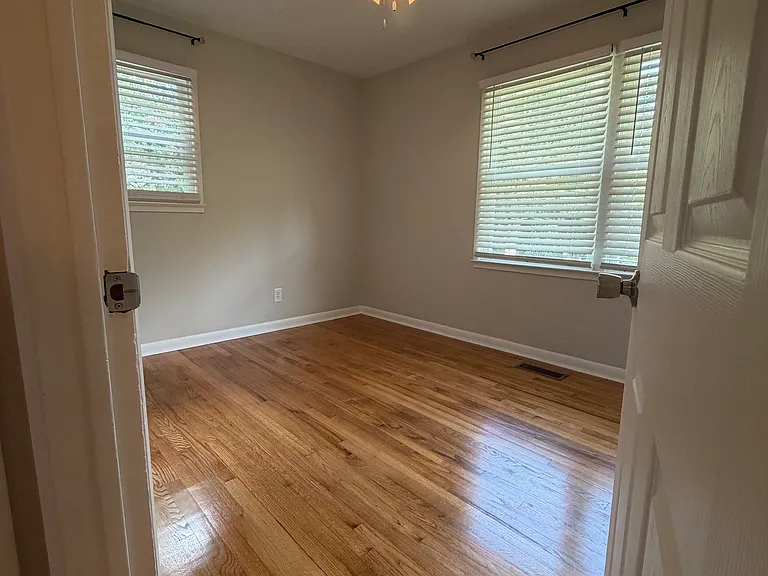 4807 Donvic Dr — Photo 15