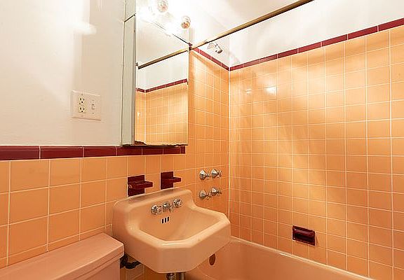 5th image of 941 President St APT 3F