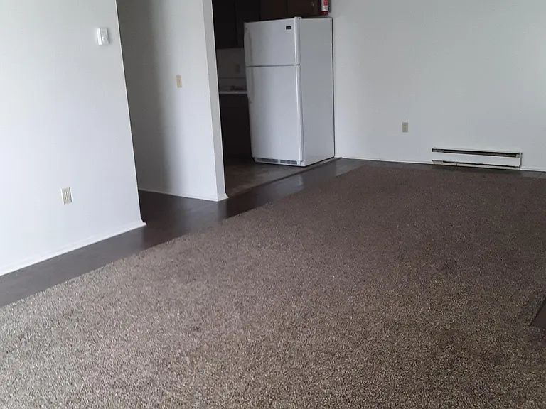 633 S Grand Ave — Photo 11