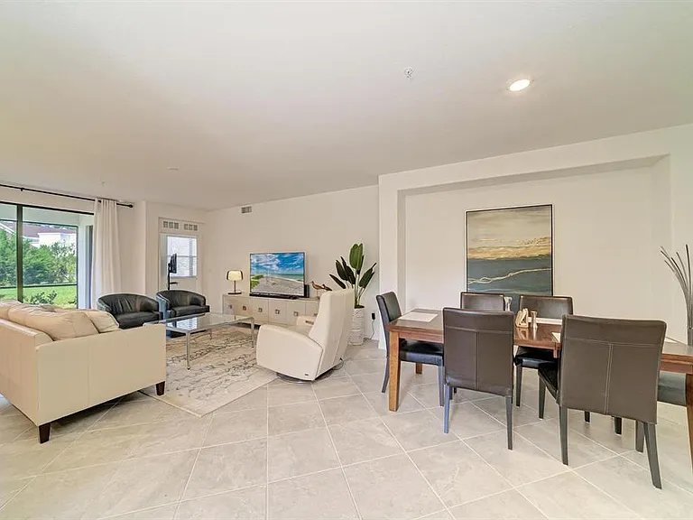 5687 N Honore Ave #411 — Photo 6
