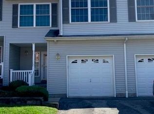 5005 John Hancock Ct, New Windsor, NY 12553