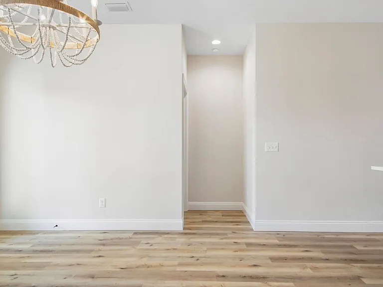 906 Mulberry Ave — Photo 24
