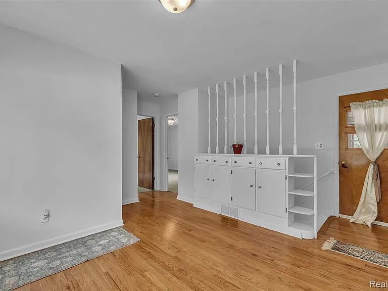 4918 Ainsley Ave — Photo 14